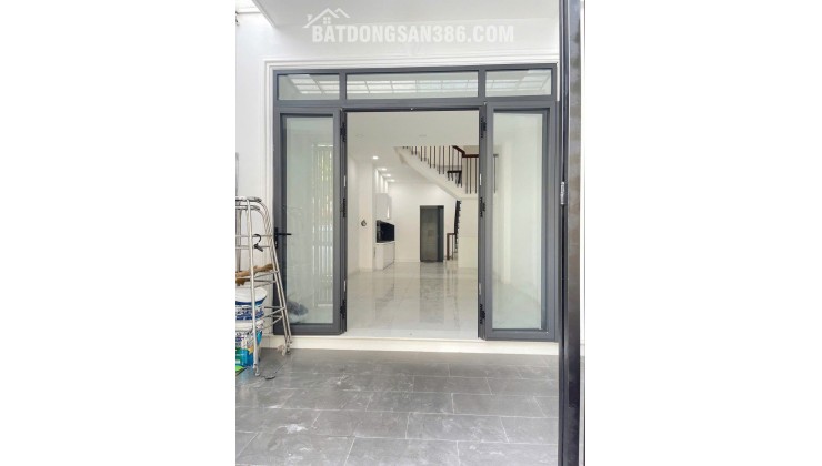 HIẾM-Nhà 2 Mặt Thoáng Nằm Nay Chợ + Bệnh Viện Ở Quận 2-3 Tầng-Hoàn Công